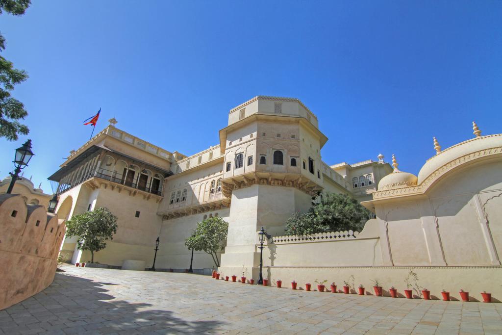 Alsisar Mahal- Heritage Hotel Extérieur photo